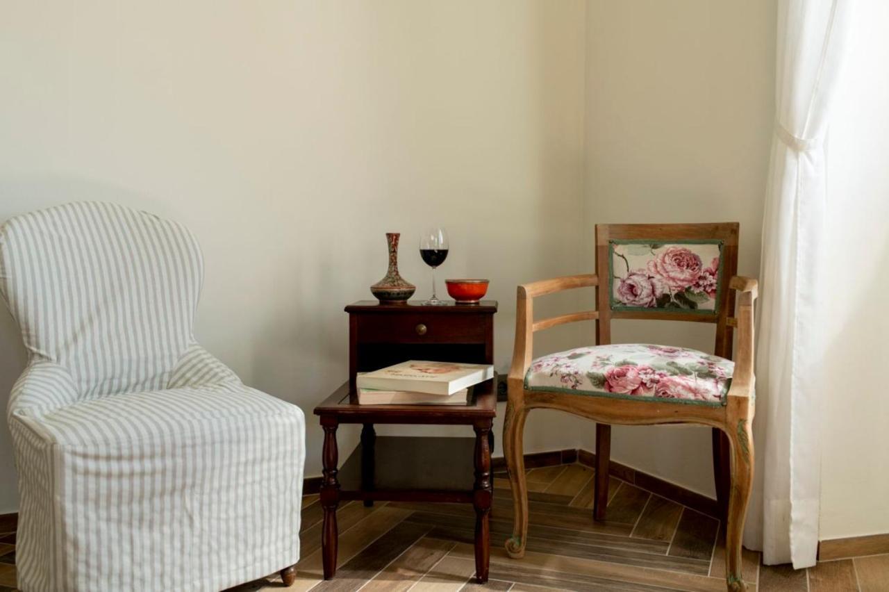Le Vecchie Persiane - Bed & Breakfast Diano d'Alba Luaran gambar