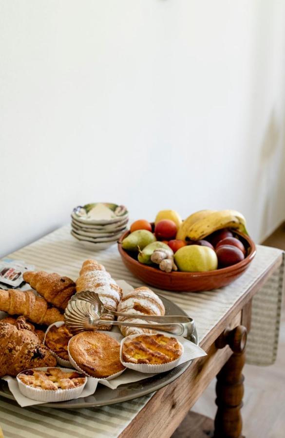 Le Vecchie Persiane - Bed & Breakfast Diano d'Alba Luaran gambar