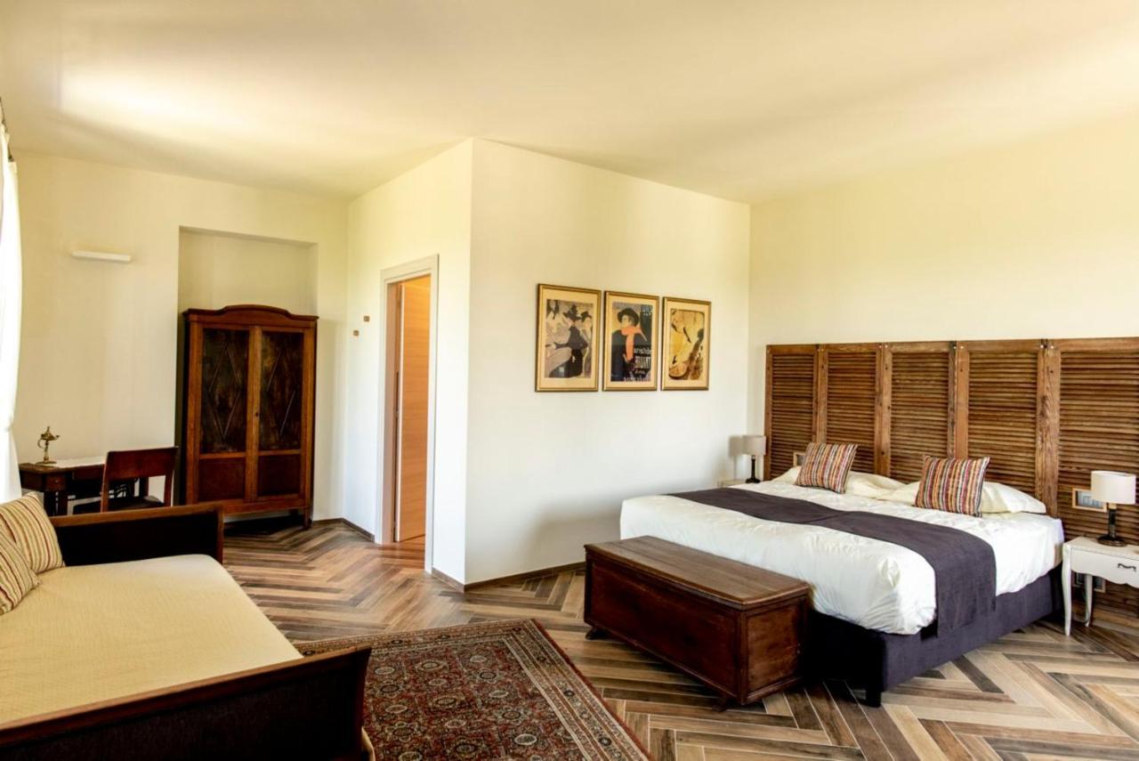 Le Vecchie Persiane - Bed & Breakfast Diano d'Alba Luaran gambar